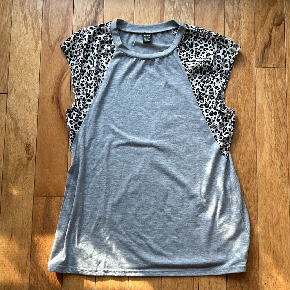 SHEIN Medium Animal Print top